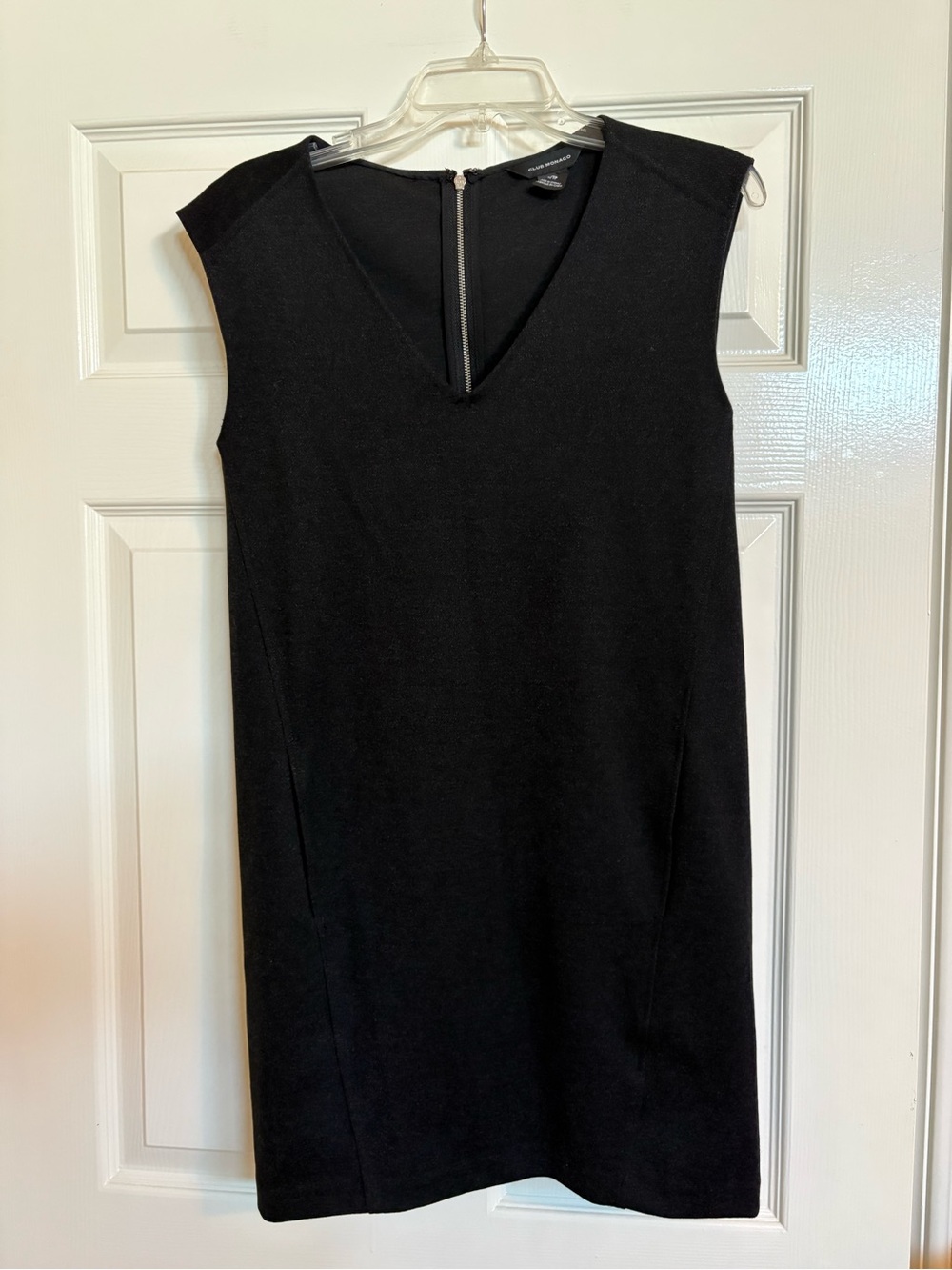 CLUB MONACO Black Sleeveless V-Neck Shift Dress with Pockets XS